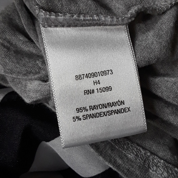 Low cut t-shirt - Picture 3 of 5